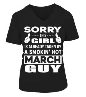 A SMOKIN' HOT MAR GUY Camiseta cuello pico Mujer