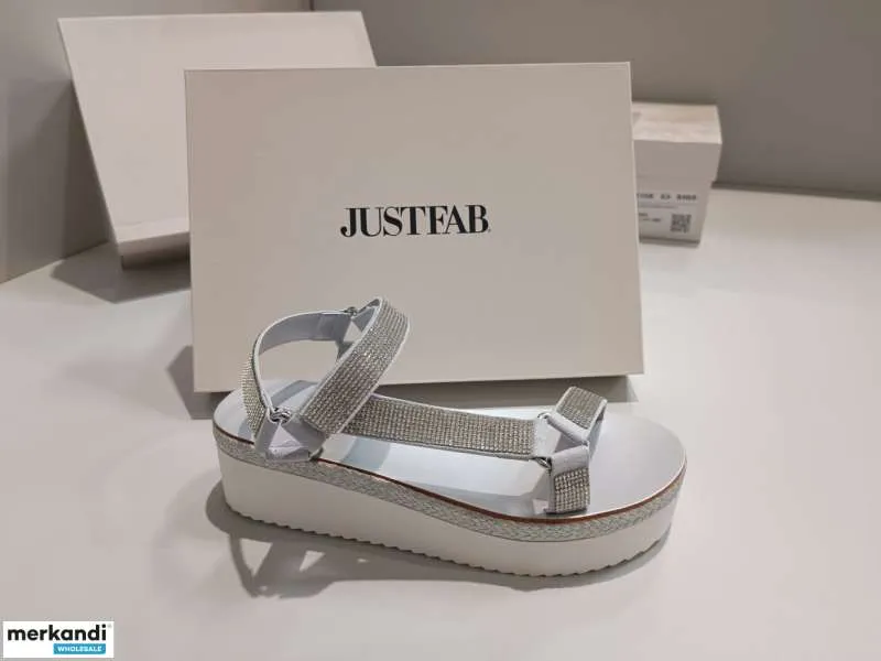 Calzado de mujer JustFab categoría A+B: devoluciones de clientes, mezcla de temporadas